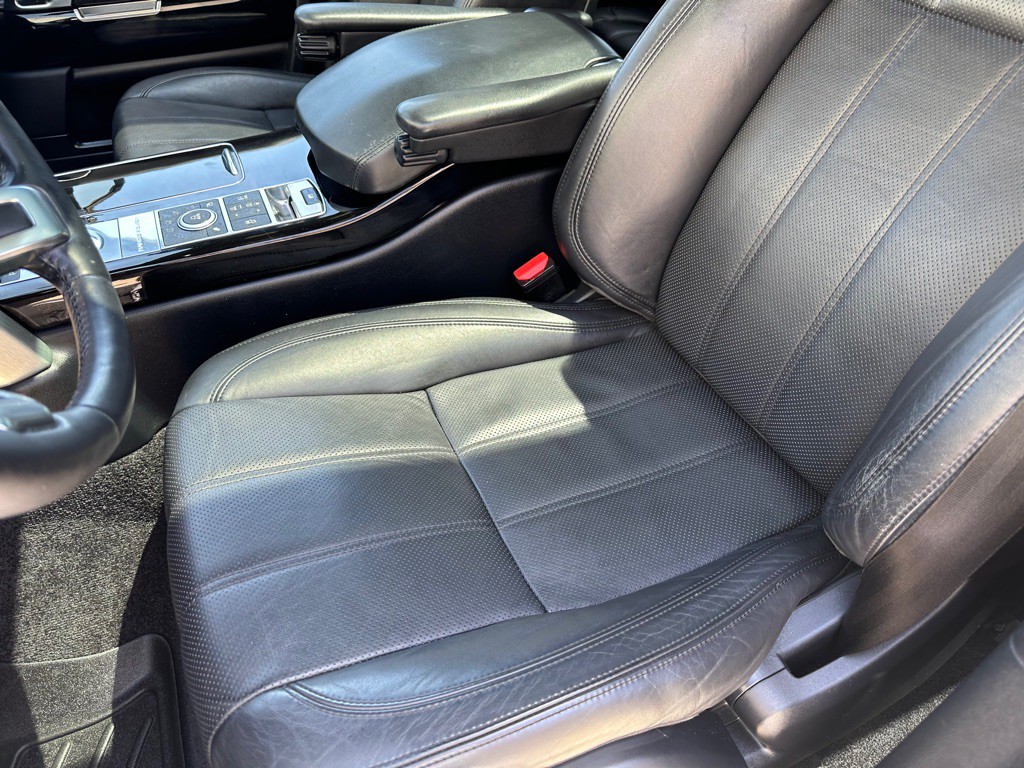 2013 Land Rover Range Rover Image 13