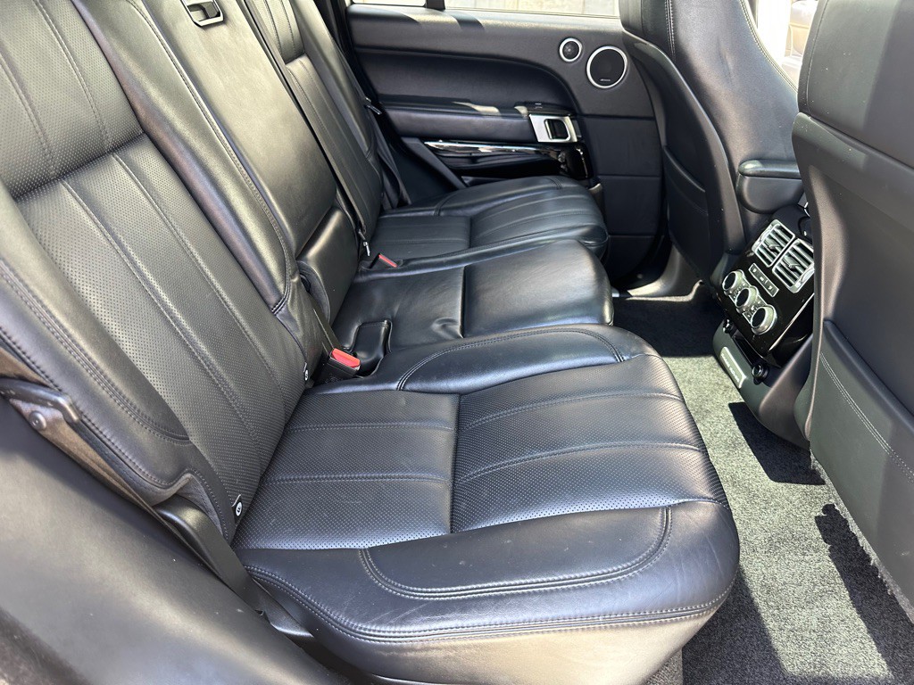 2013 Land Rover Range Rover Image 19