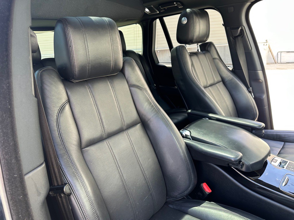 2013 Land Rover Range Rover Image 25