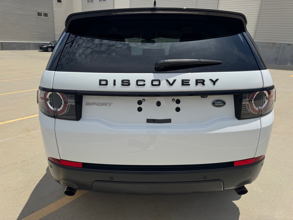 2016 Land Rover Discovery Sport Image 4