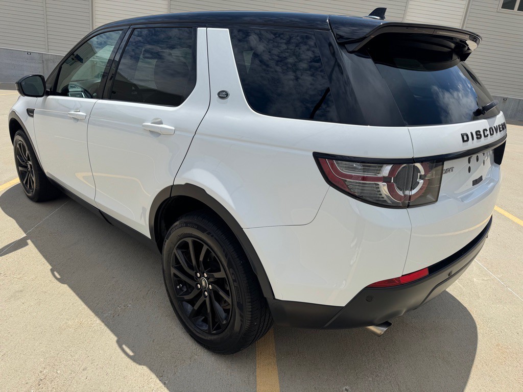 2016 Land Rover Discovery Sport Image 5