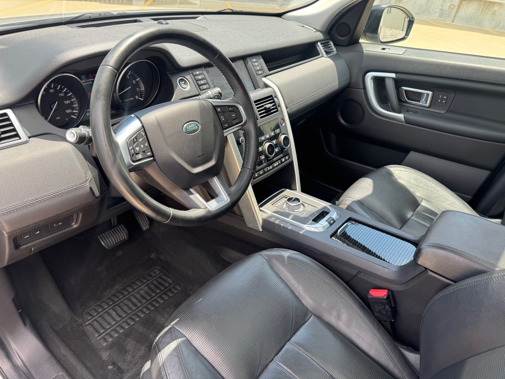 2016 Land Rover Discovery Sport Image 11