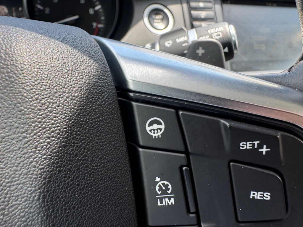 2016 Land Rover Discovery Sport Image 16