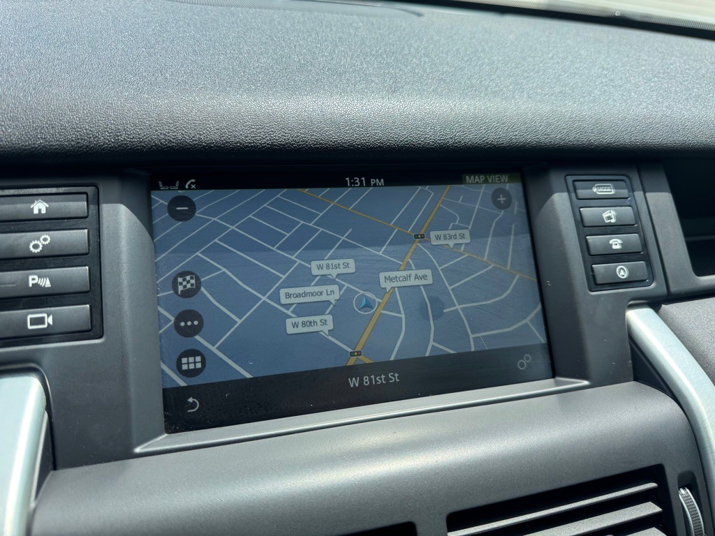 2016 Land Rover Discovery Sport Image 18