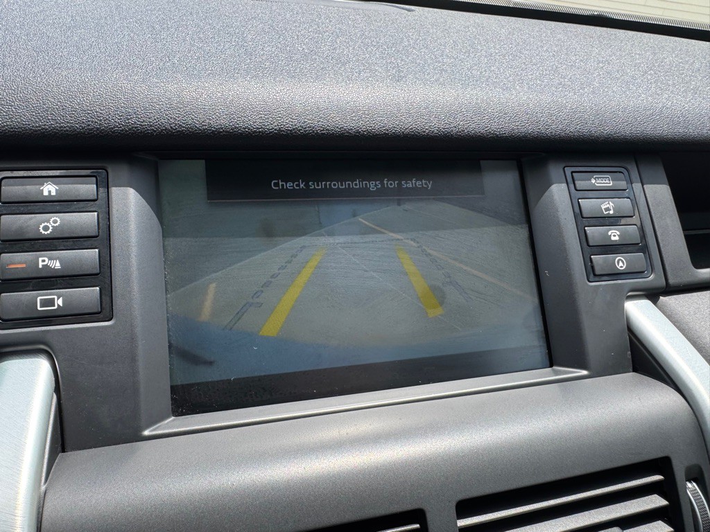 2016 Land Rover Discovery Sport Image 19