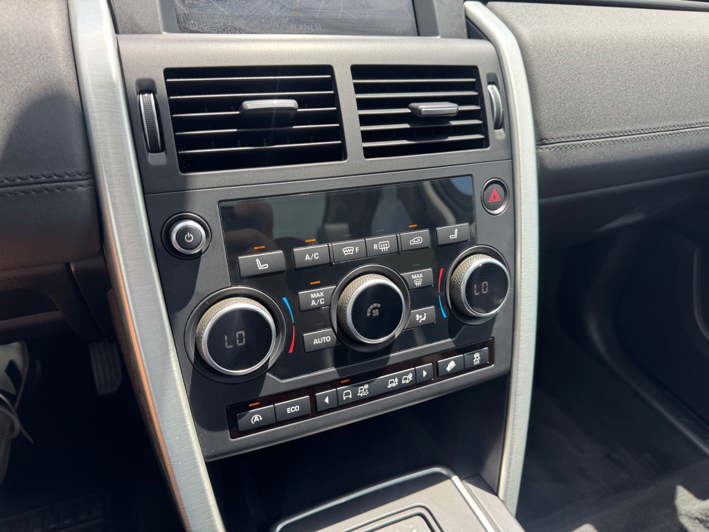 2016 Land Rover Discovery Sport Image 21