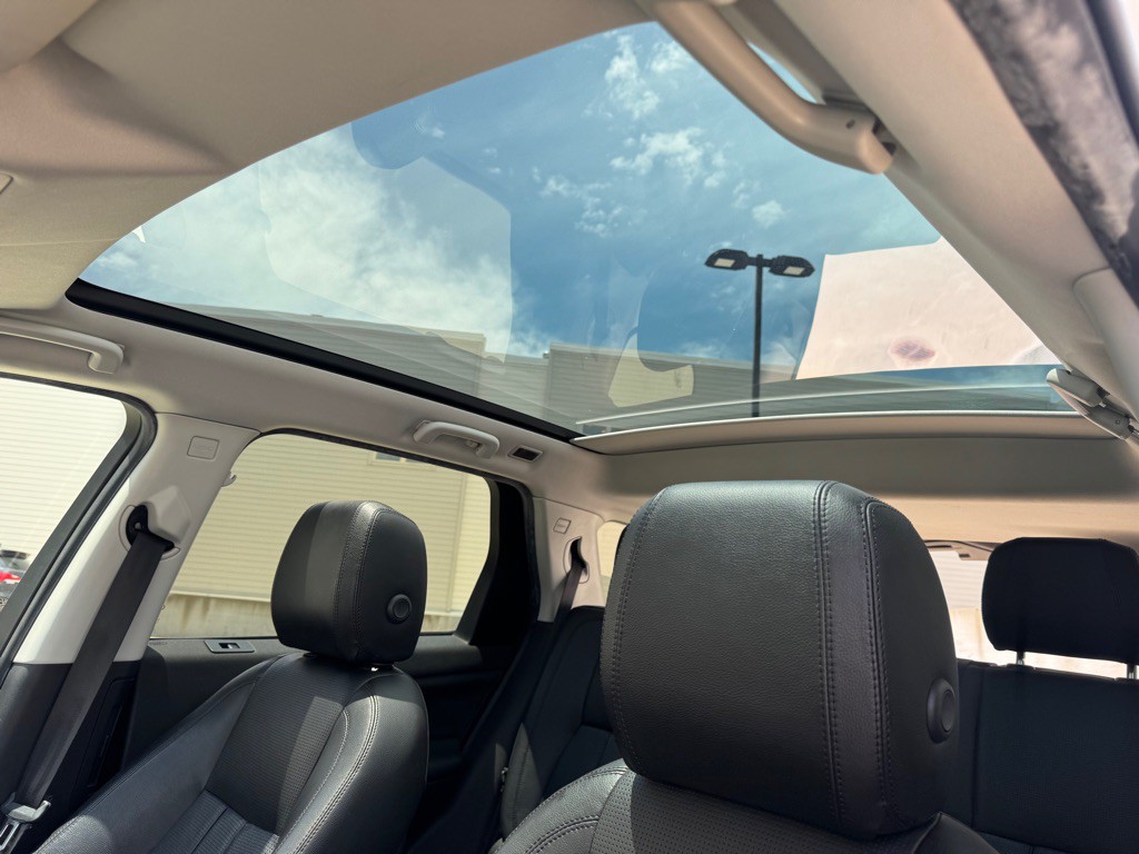 2016 Land Rover Discovery Sport Image 23