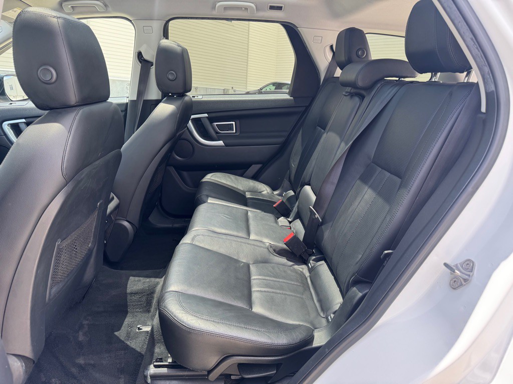 2016 Land Rover Discovery Sport Image 25