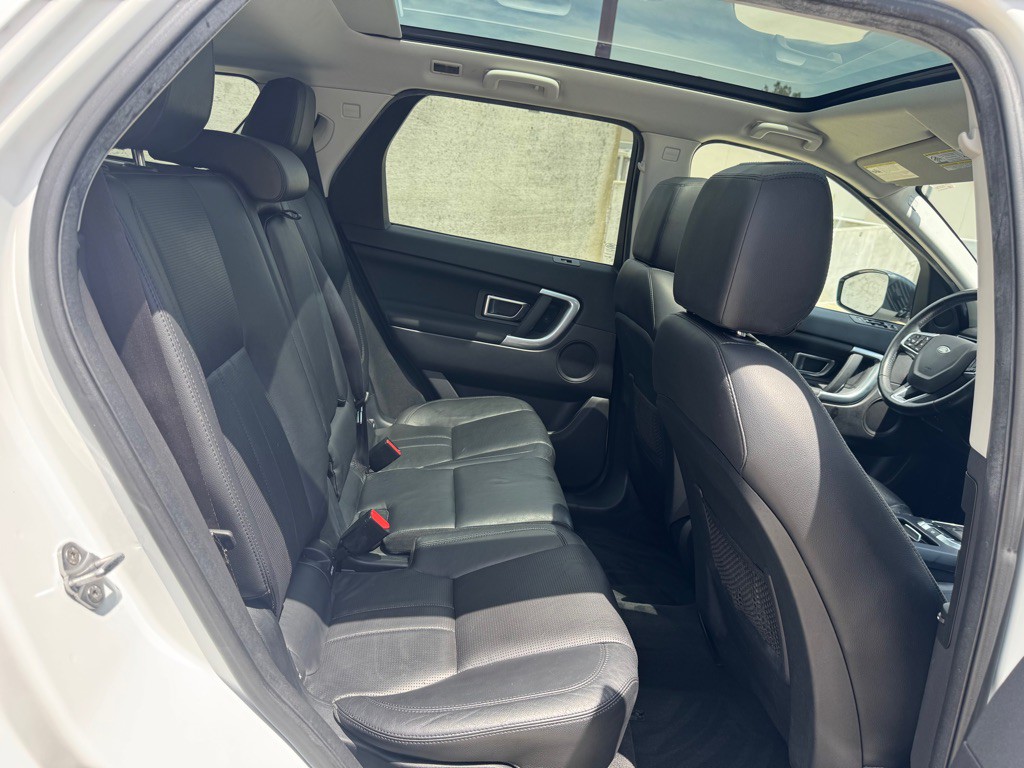 2016 Land Rover Discovery Sport Image 29