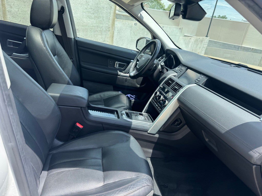 2016 Land Rover Discovery Sport Image 31
