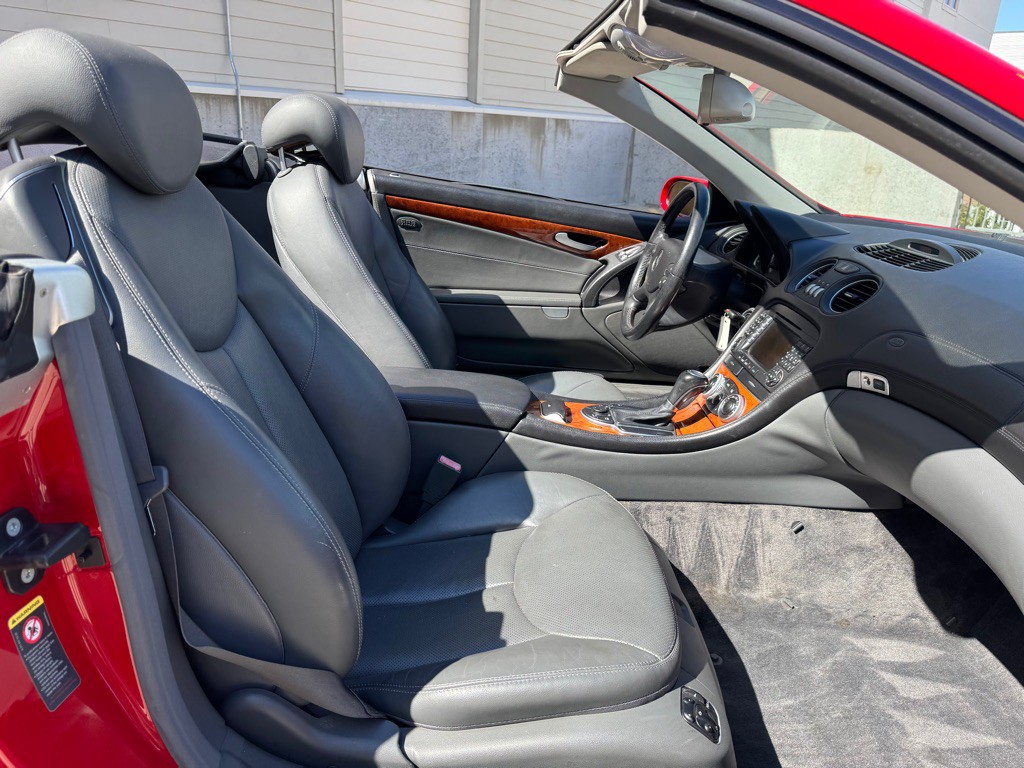 2005 Mercedes-Benz SL-Class Image 19