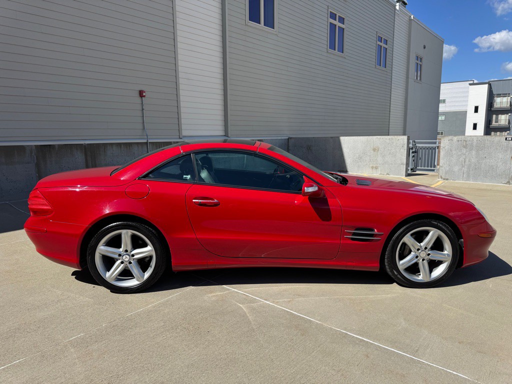 2005 Mercedes-Benz SL-Class Image 24