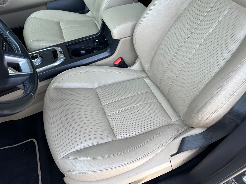 2016 Land Rover Discovery Sport Image 13