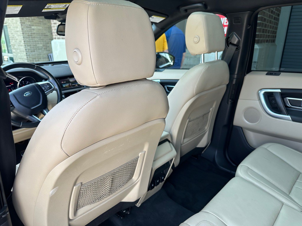 2016 Land Rover Discovery Sport Image 16