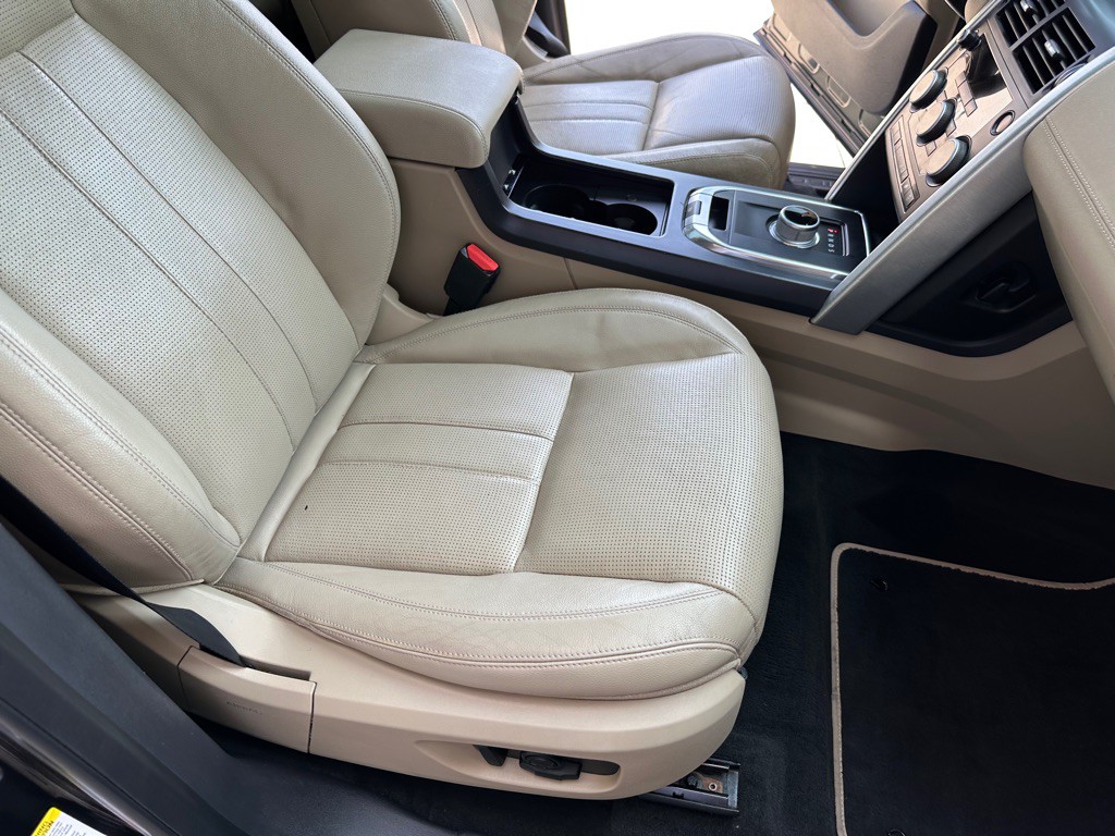 2016 Land Rover Discovery Sport Image 25