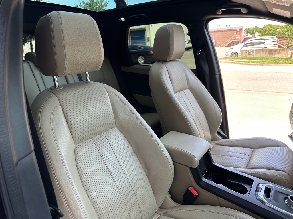 2016 Land Rover Discovery Sport Image 26