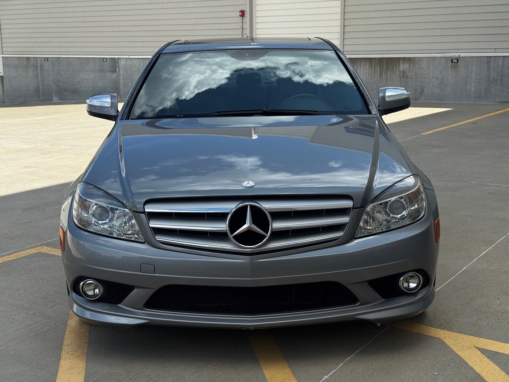 2008 Mercedes-Benz C-Class Image 2