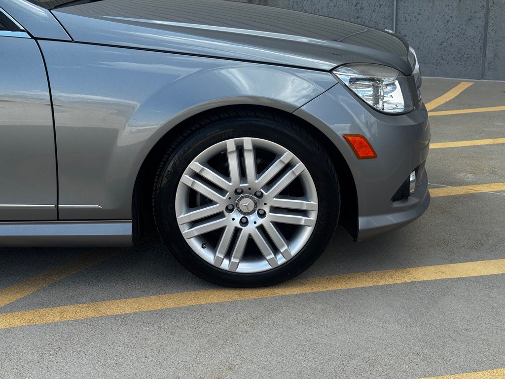 2008 Mercedes-Benz C-Class Image 9