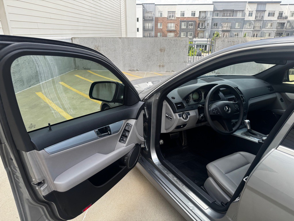 2008 Mercedes-Benz C-Class Image 10