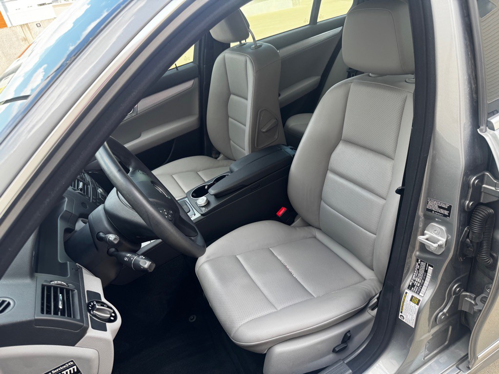 2008 Mercedes-Benz C-Class Image 11