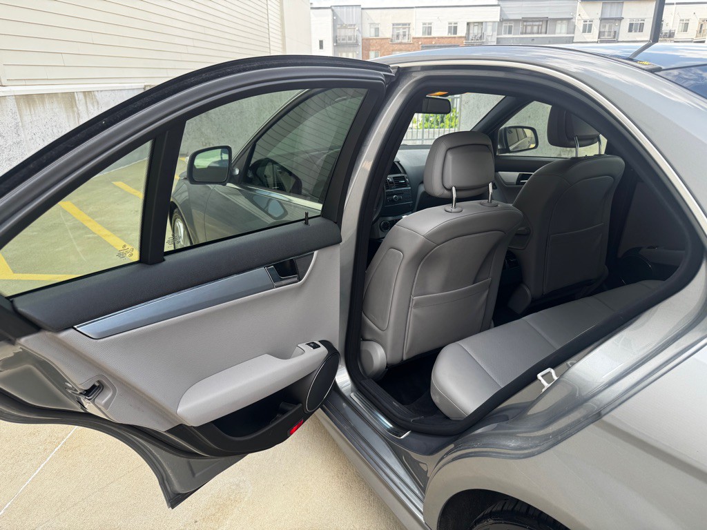 2008 Mercedes-Benz C-Class Image 14