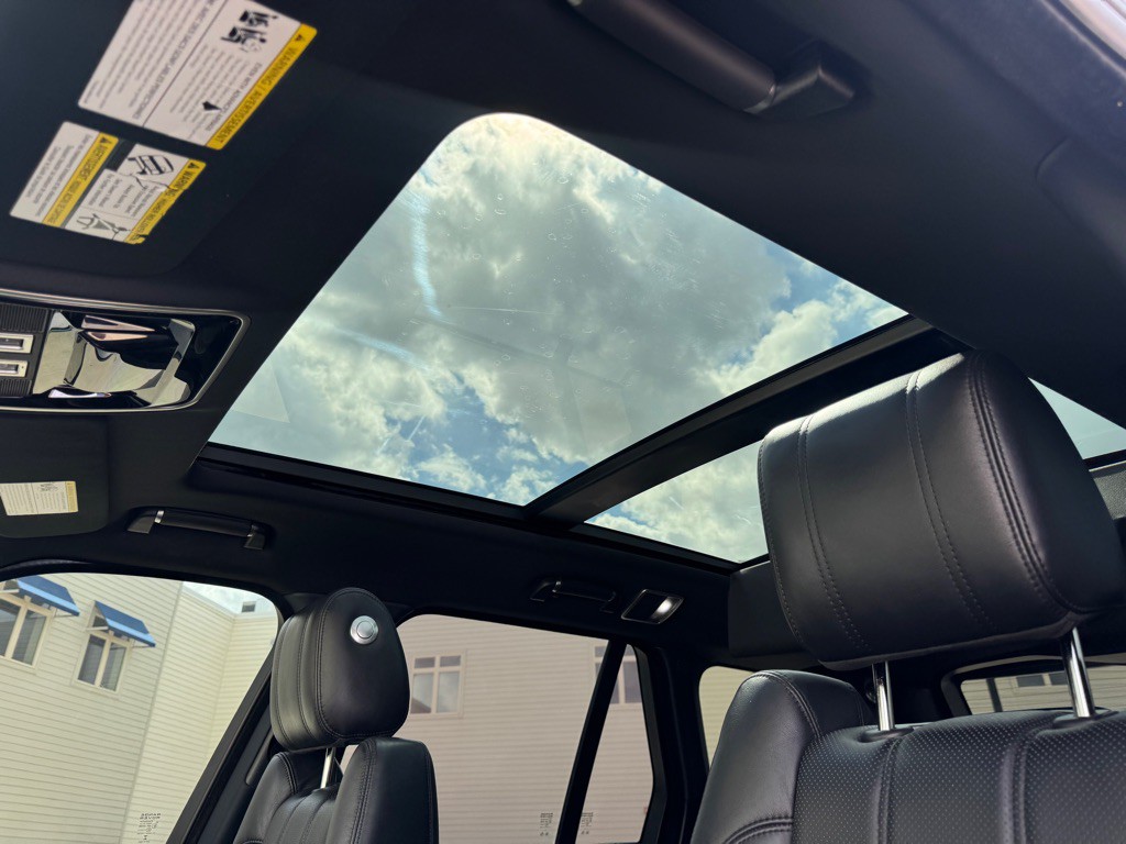 2014 Land Rover Range Rover Image 12