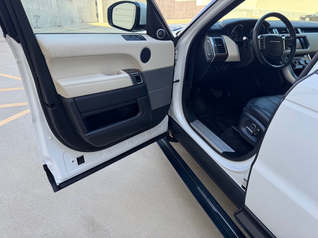 2015 Land Rover Range Rover Sport Image 10