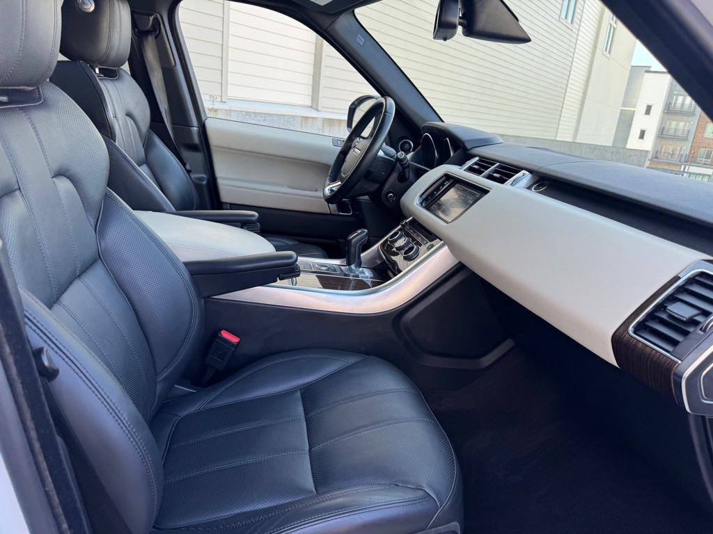 2015 Land Rover Range Rover Sport Image 31