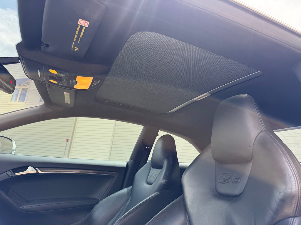2012 Audi S5 Image 12