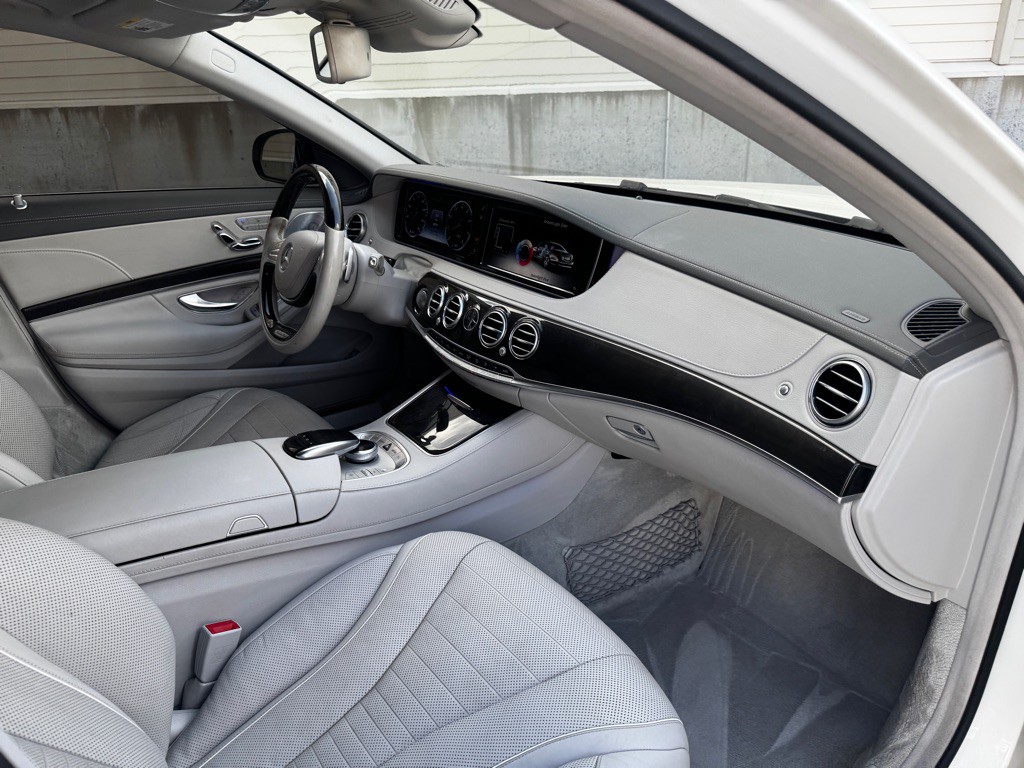 2015 Mercedes-Benz S-Class Image 25