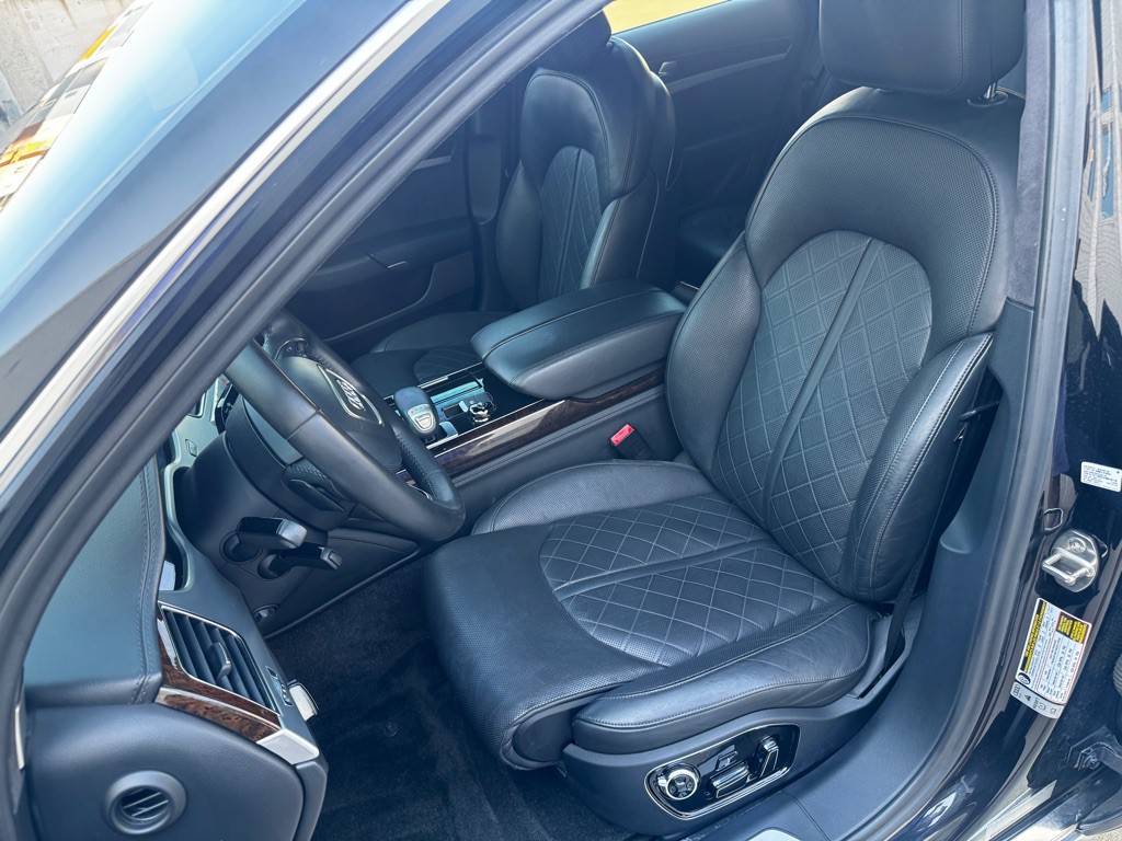 2014 Audi A8 Image 10