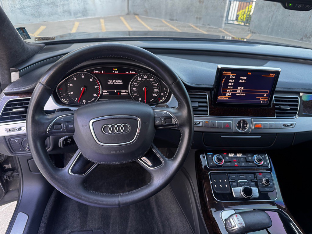 2014 Audi A8 Image 11