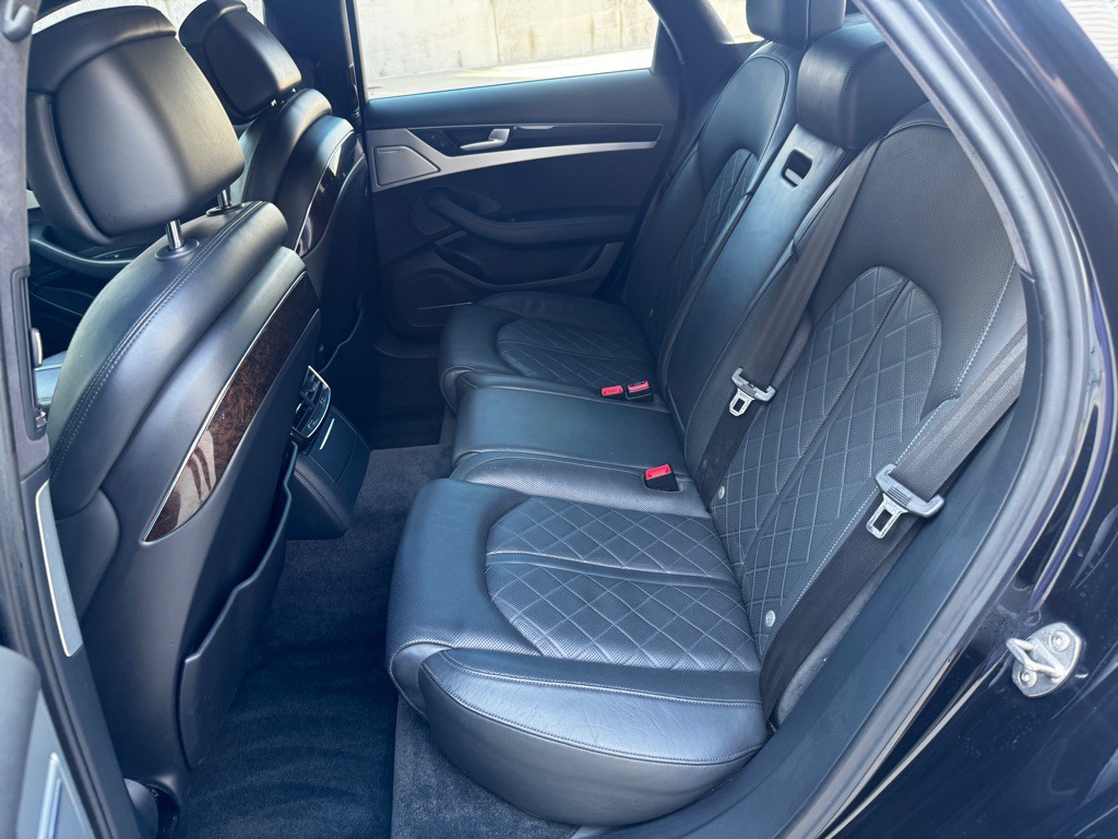 2014 Audi A8 Image 17