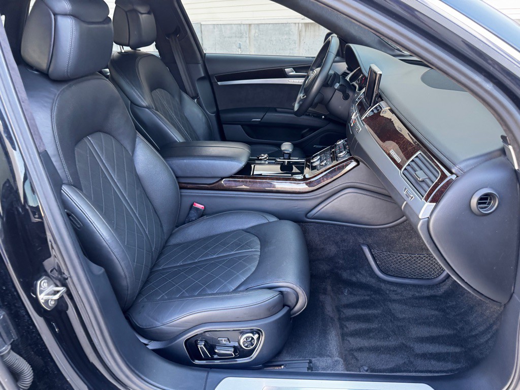 2014 Audi A8 Image 23