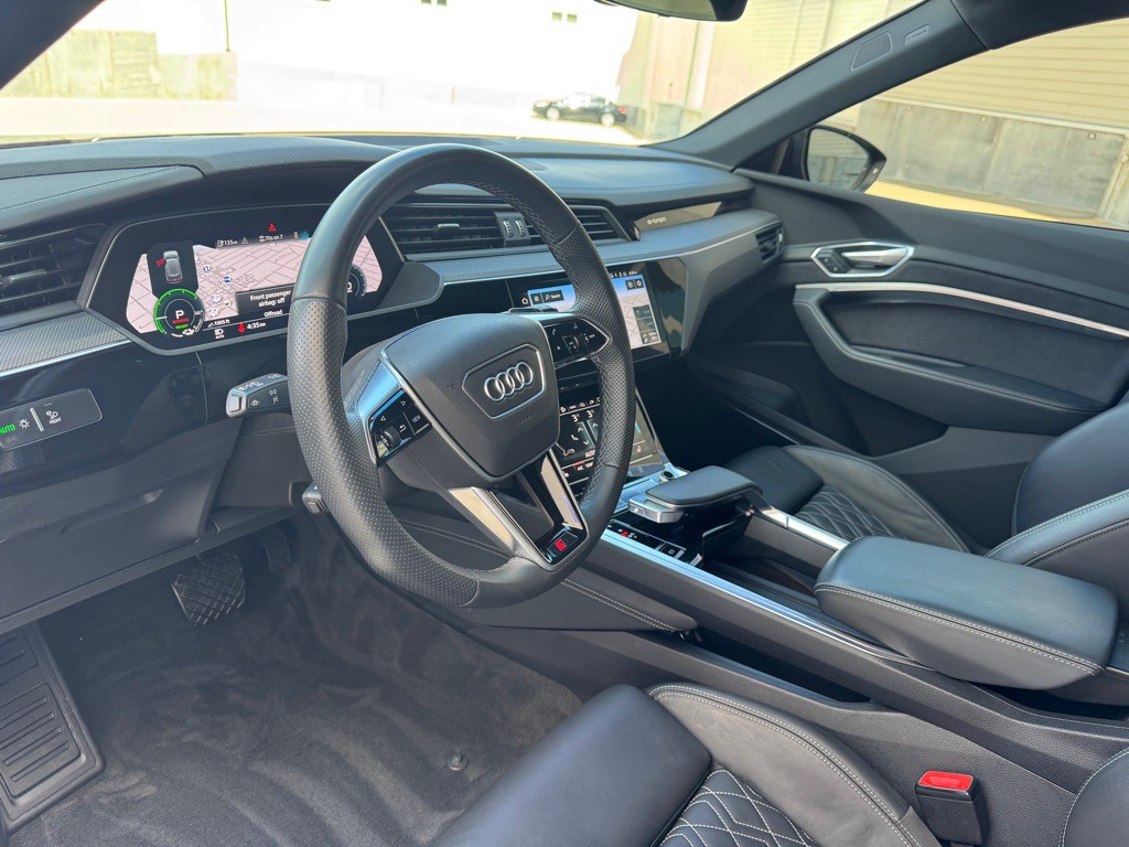2022 Audi E-tron S Image 10