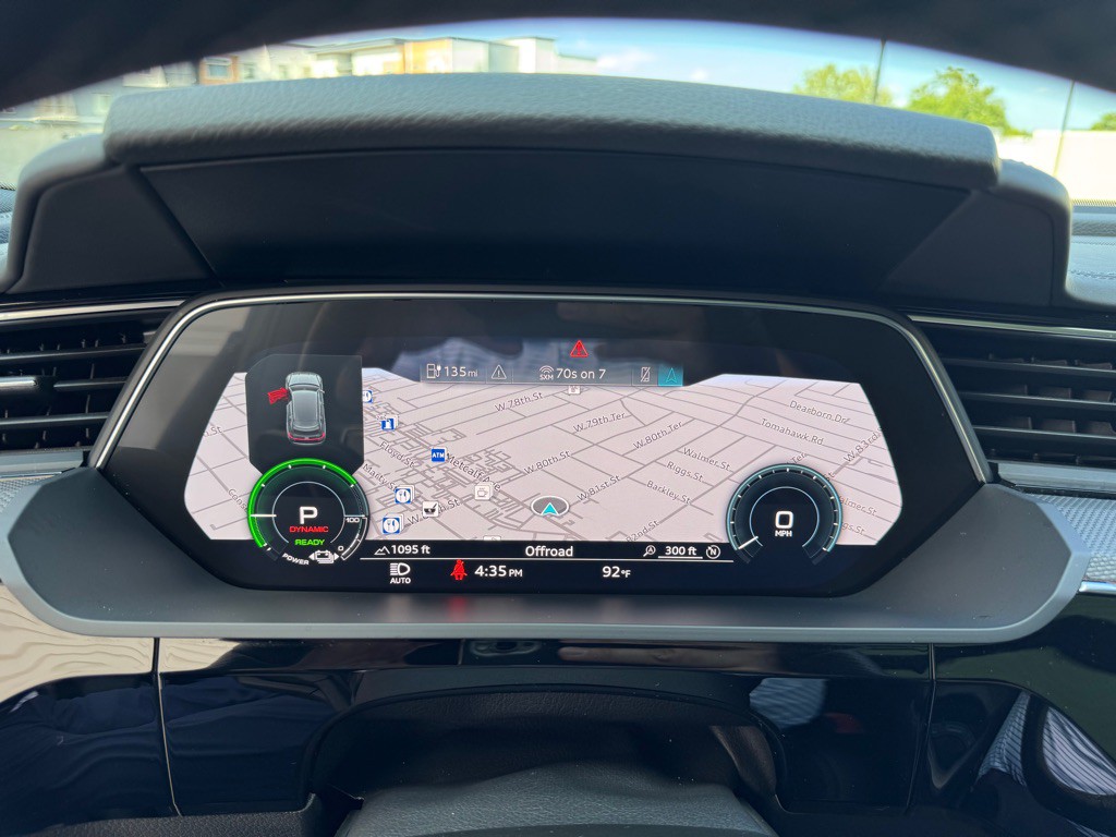 2022 Audi E-tron S Image 14