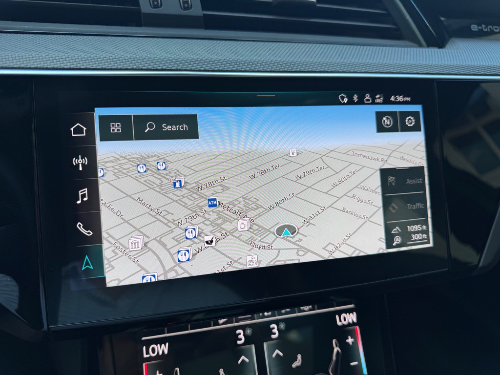 2022 Audi E-tron S Image 16