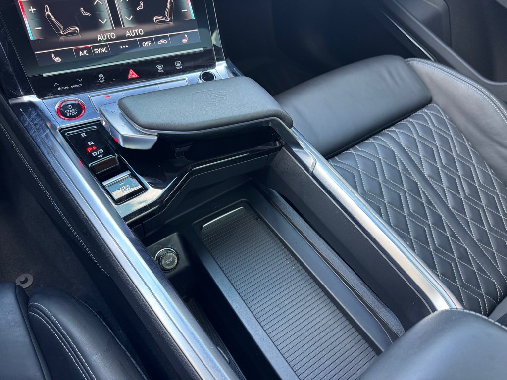 2022 Audi E-tron S Image 19