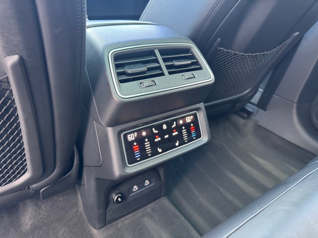2022 Audi E-tron S Image 22