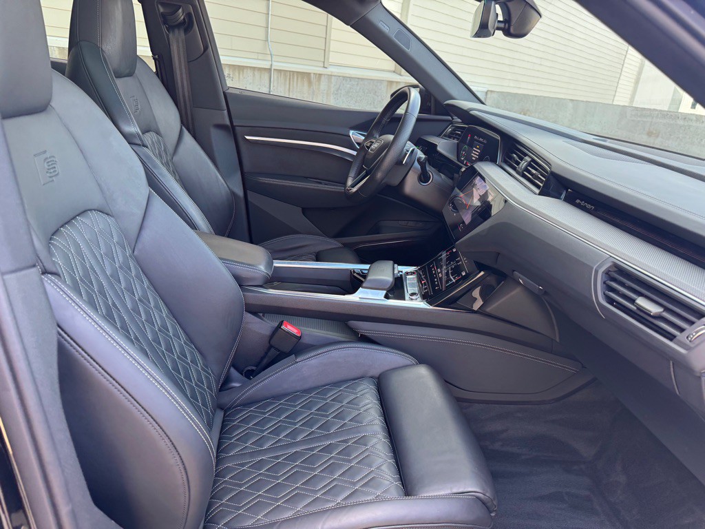 2022 Audi E-tron S Image 27