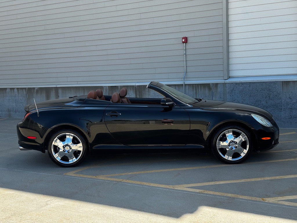 2004 Lexus SC Image 2