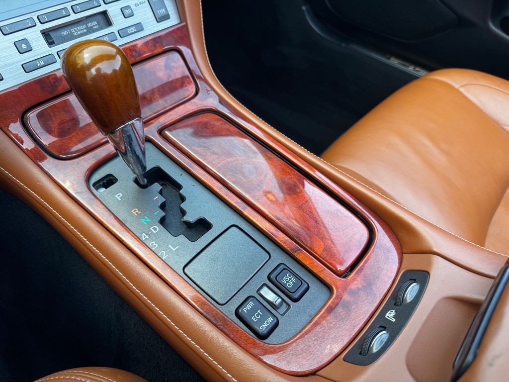2004 Lexus SC Image 12