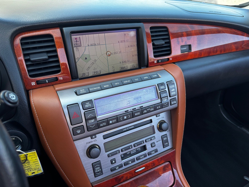 2004 Lexus SC Image 13
