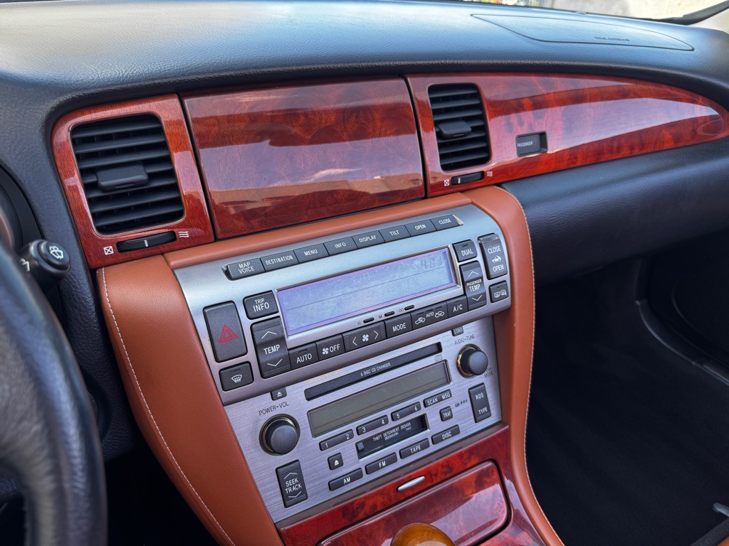 2004 Lexus SC Image 14