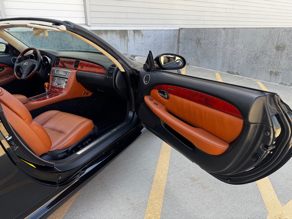 2004 Lexus SC Image 17