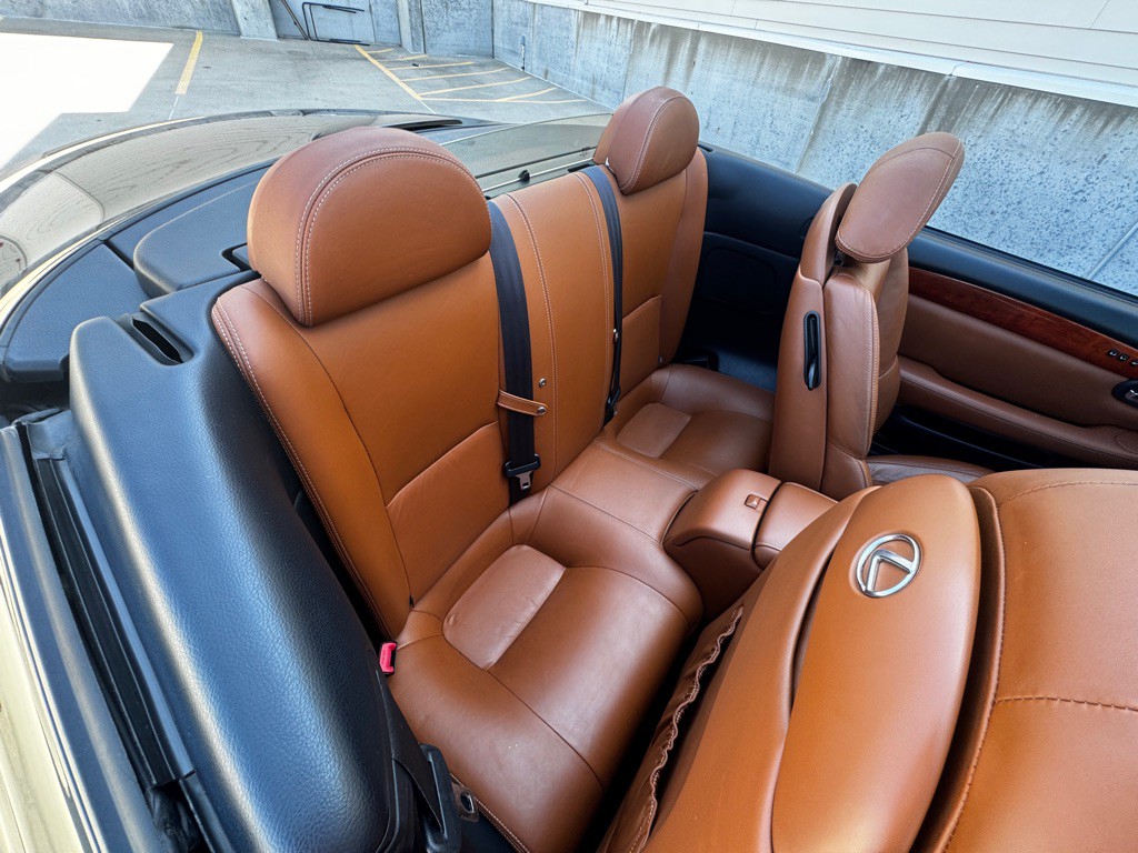 2004 Lexus SC Image 20