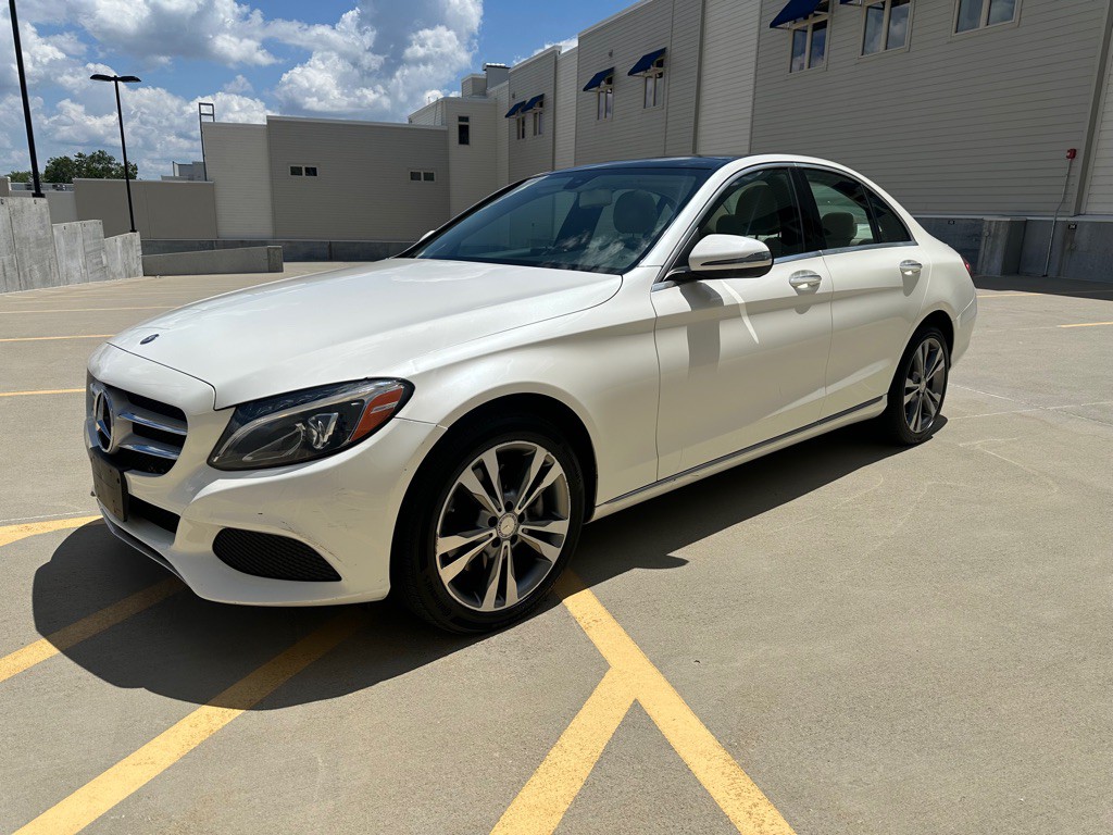 2016 Mercedes-Benz C-Class Image 1