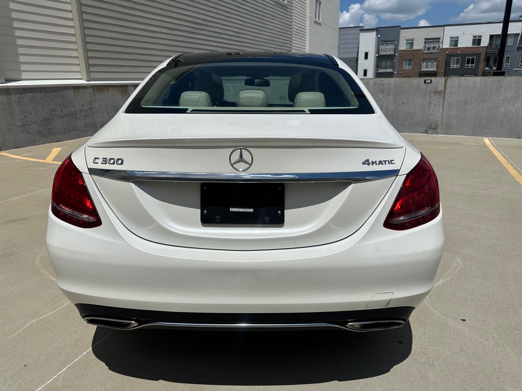 2016 Mercedes-Benz C-Class Image 4