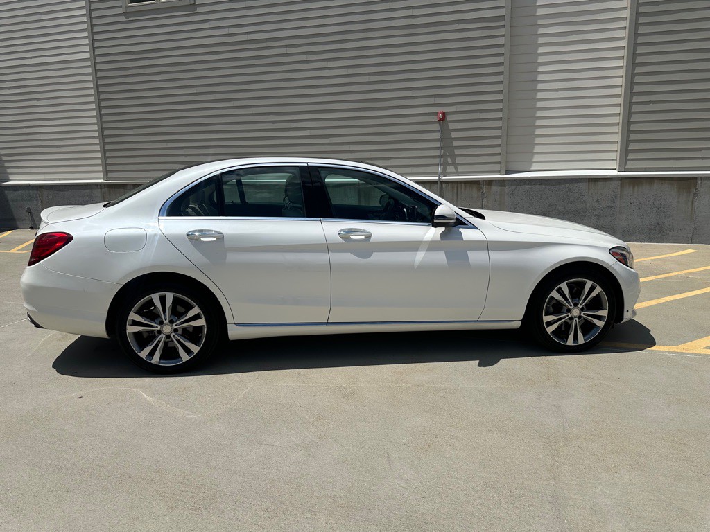 2016 Mercedes-Benz C-Class Image 6