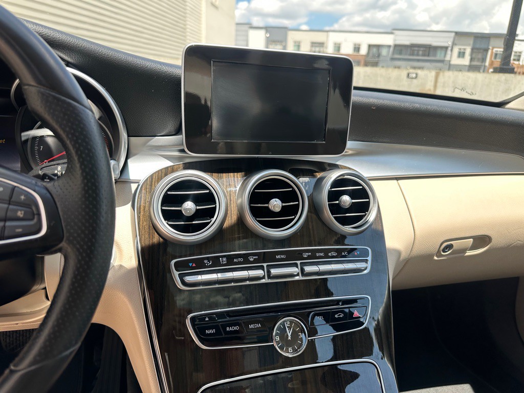 2016 Mercedes-Benz C-Class Image 11